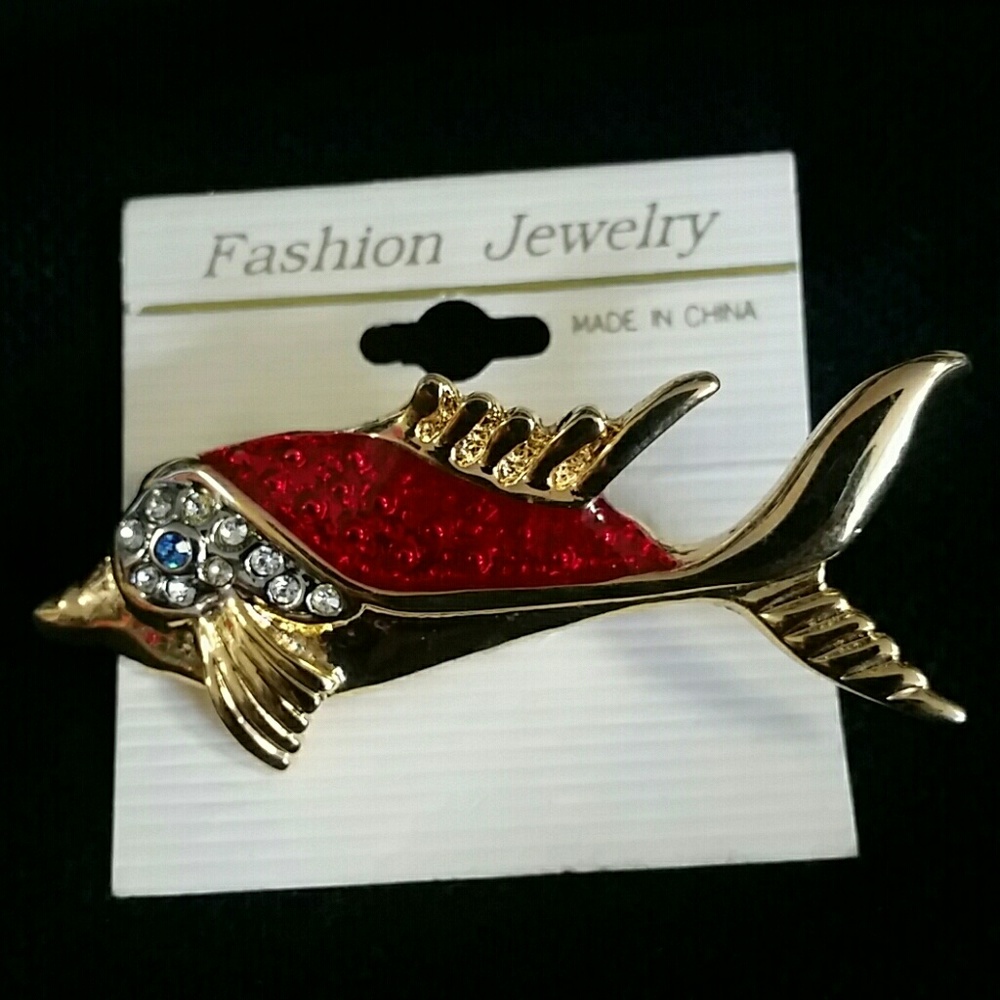 Brooch
